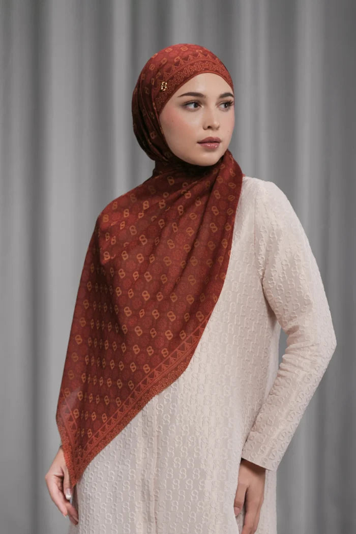 songket tie back shawk in lychee by buttonscarves style look