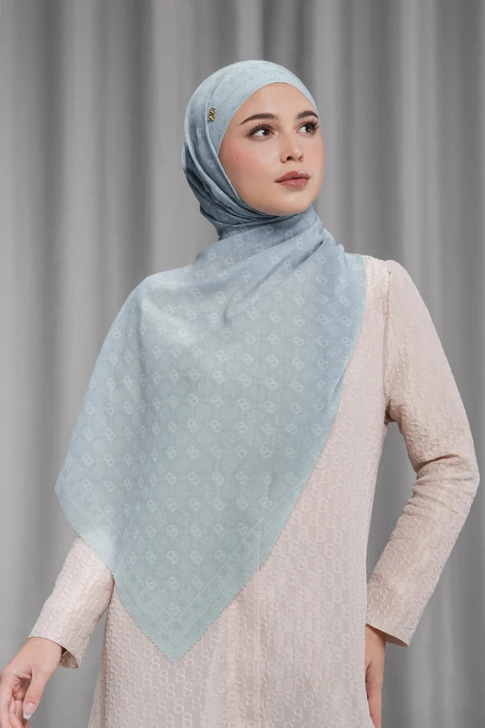 songket tie back shawl in nickel by buttonscarves style look