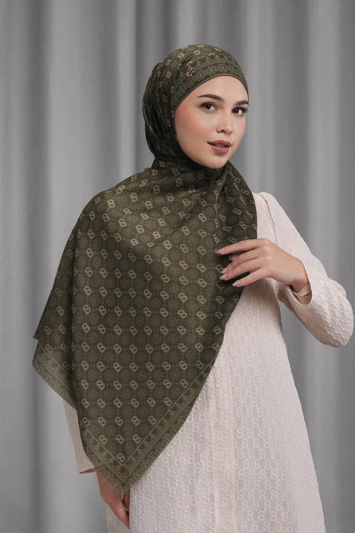 songket tie back shawl in wood by buttonscarves style look