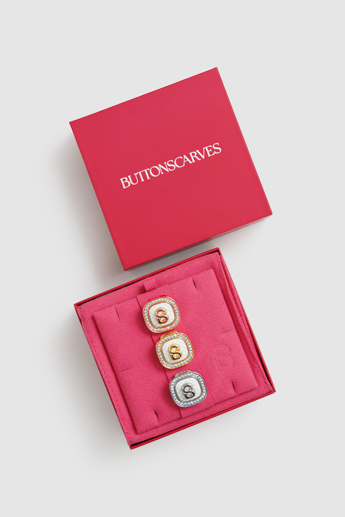 square pin brooch package in white by buttonscarves