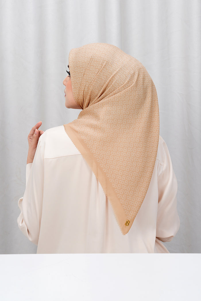 Tapis Square - Buff