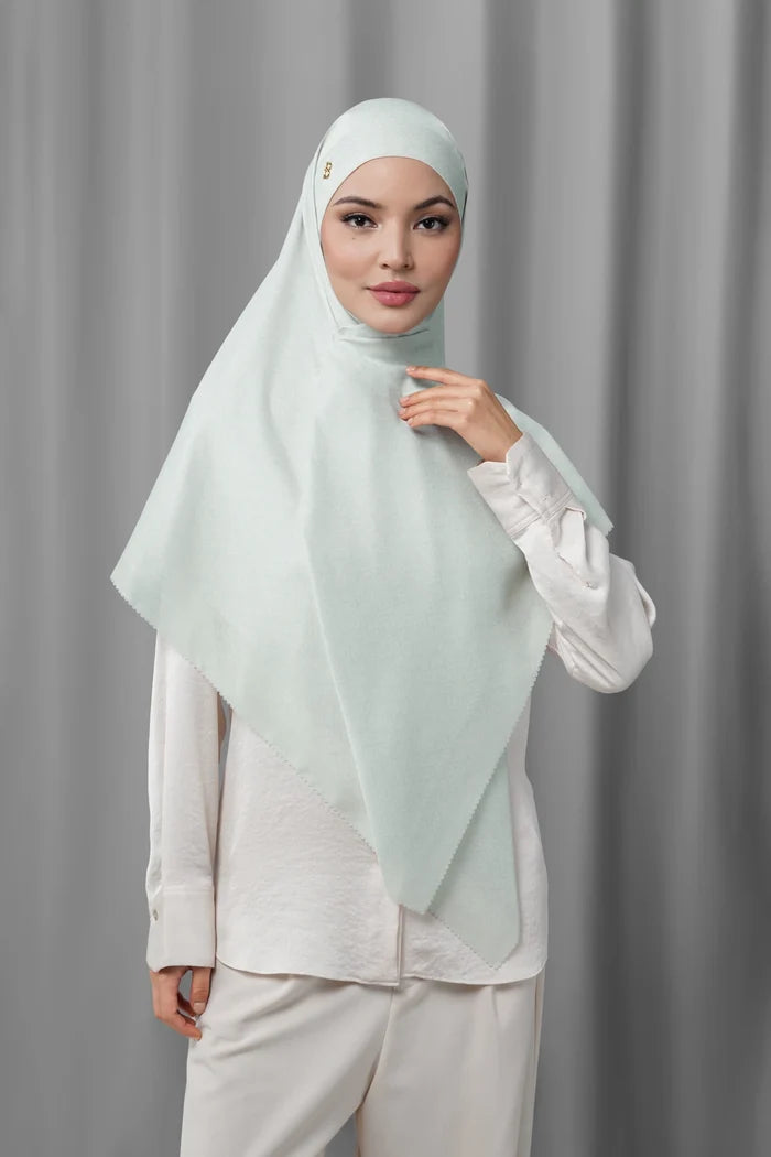 tapis tie back square scarf in antique white by buttonscarves style look