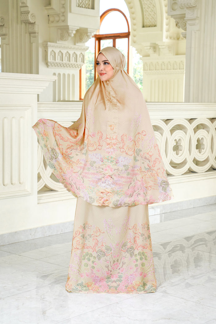The Palace Prayer Robe - Charme