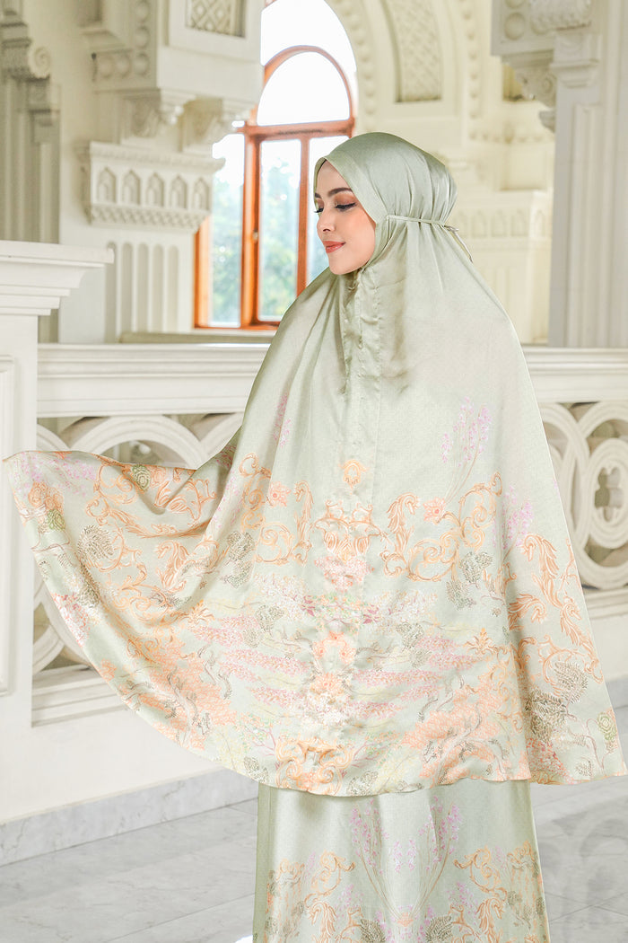 The Palace Prayer Robe - Gloire