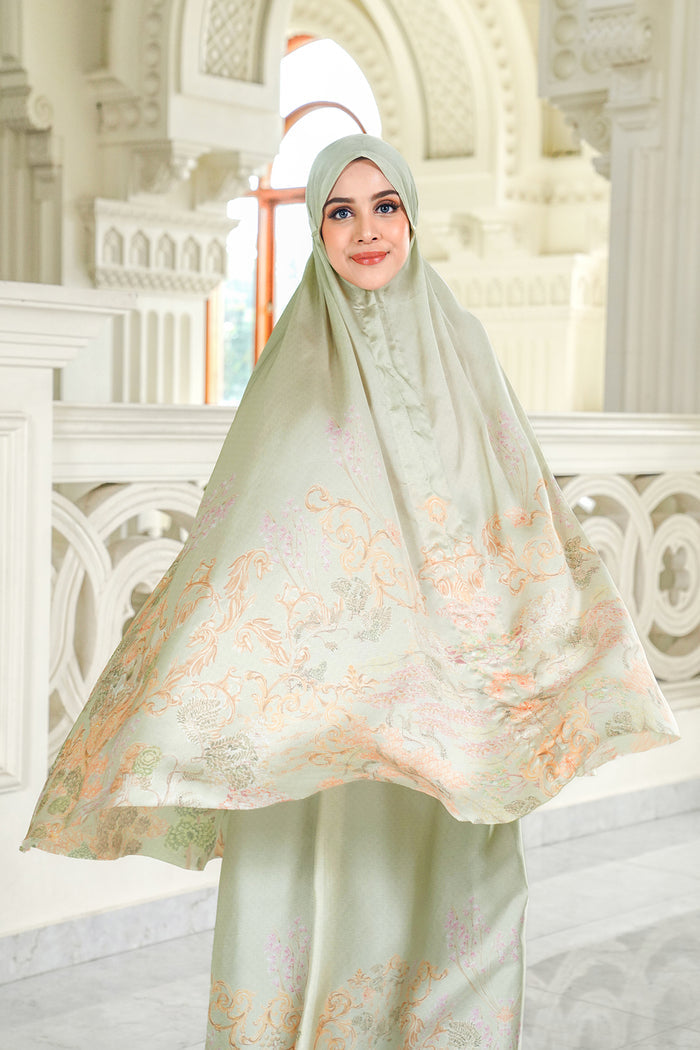 The Palace Prayer Robe - Gloire