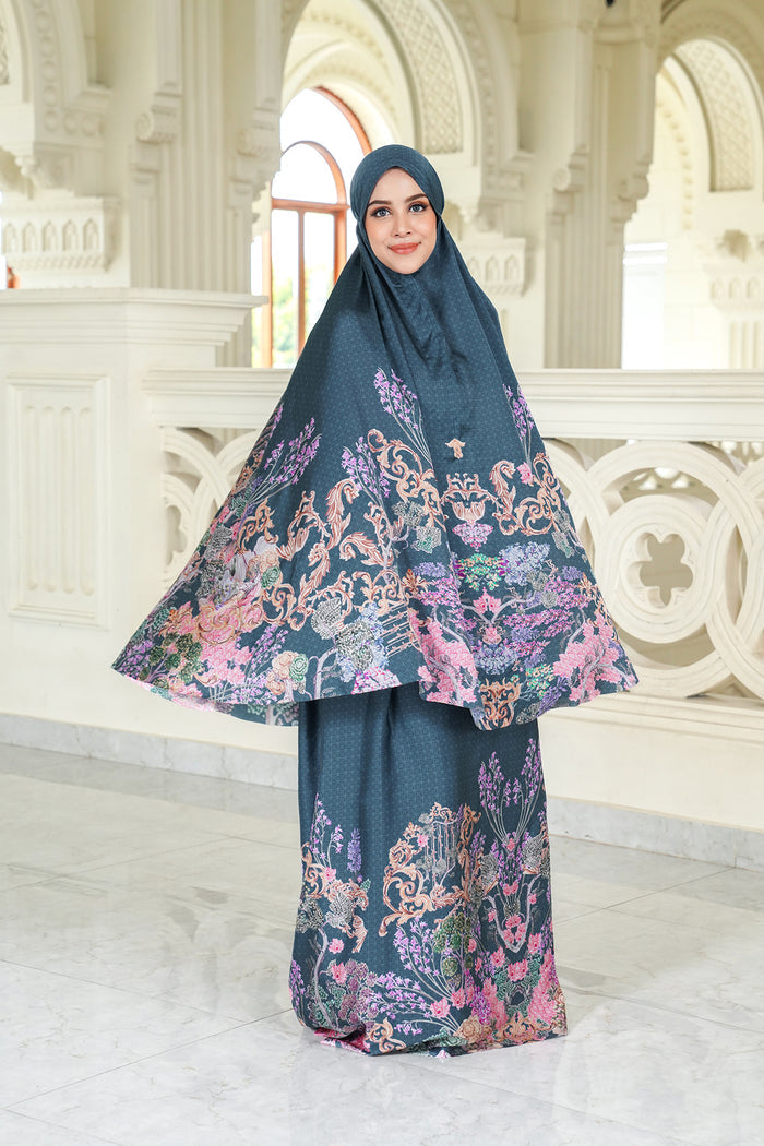 The Palace Prayer Robe - Splendor