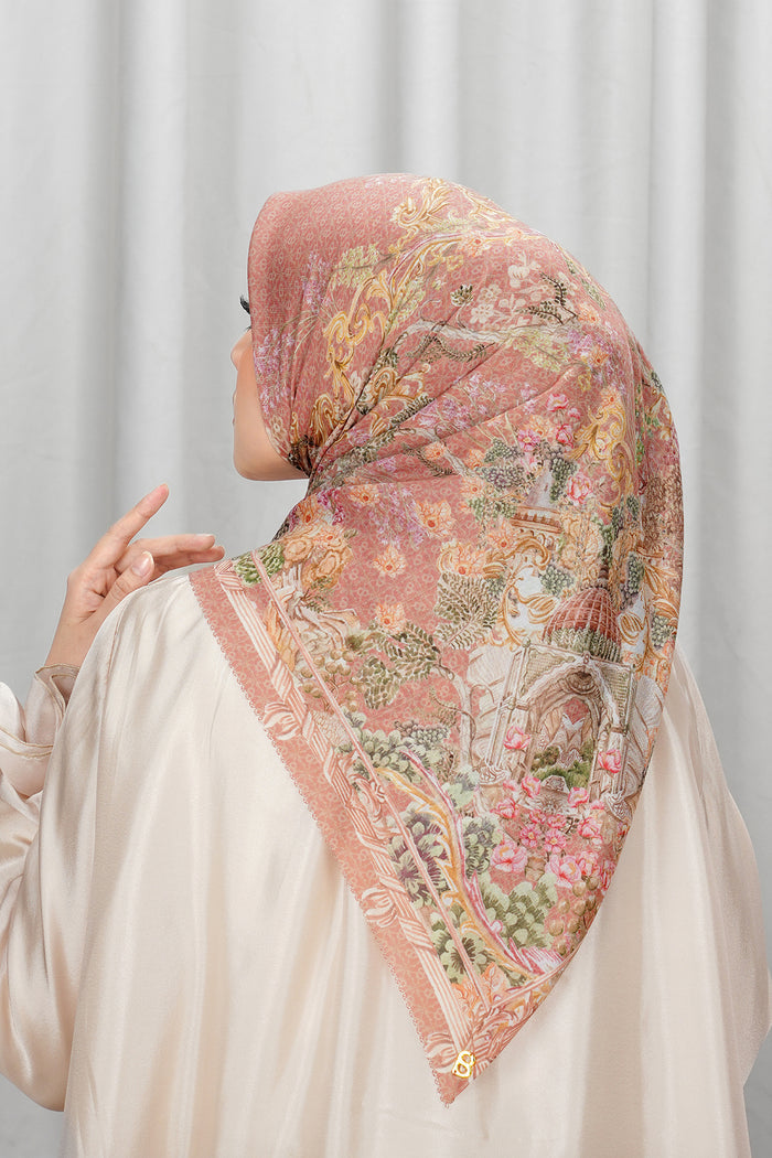 The Palace Voile Square - Elegance