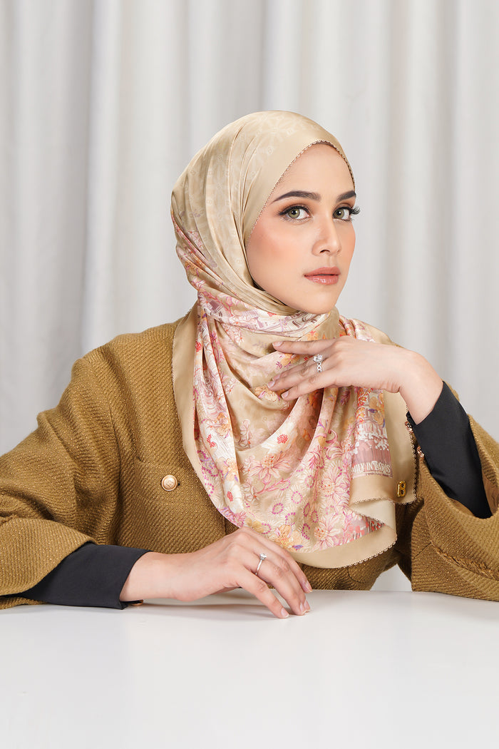 The Parisian 2.0 Satin Shawl - Crêpe