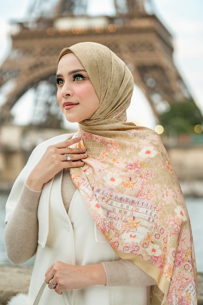 The Parisian 2.0 Satin Shawl - Crêpe