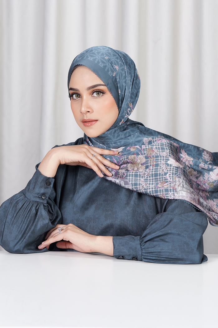 The Parisian 2.0 Satin Shawl - Étoile
