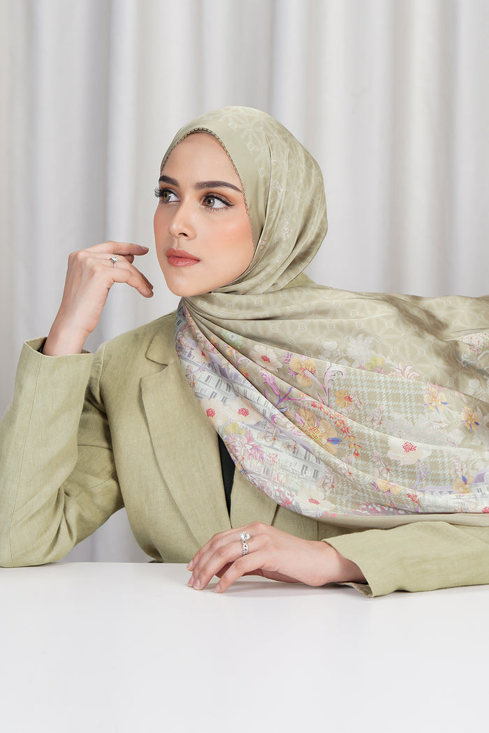 The Parisian 2.0 Satin Shawl - Feuille