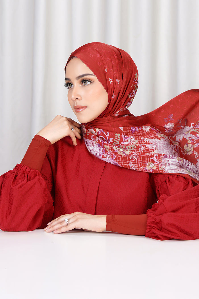 The Parisian 2.0 Satin Shawl - Pomme