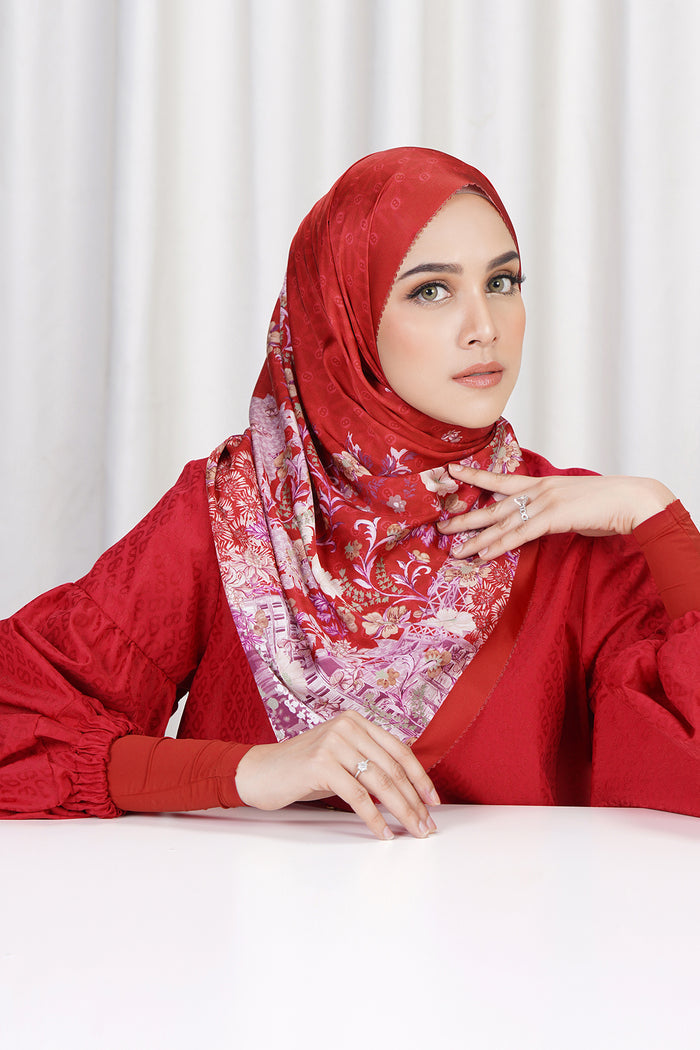 The Parisian 2.0 Satin Shawl - Pomme