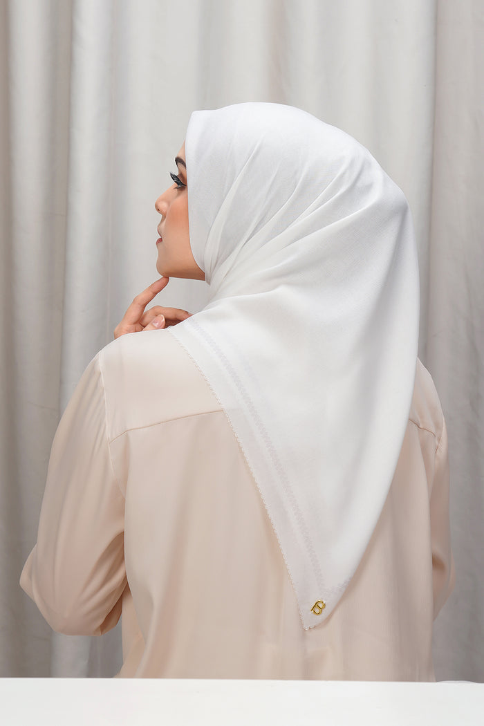 today's scarf in true white by buttonscarves back view