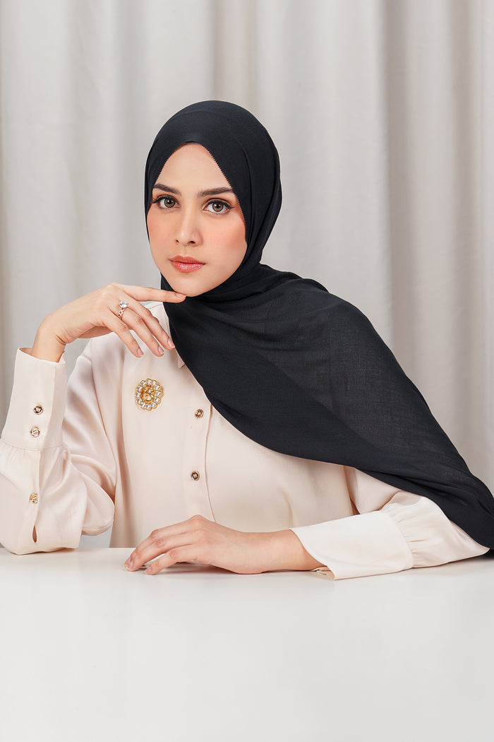 Yura Shawl - Black